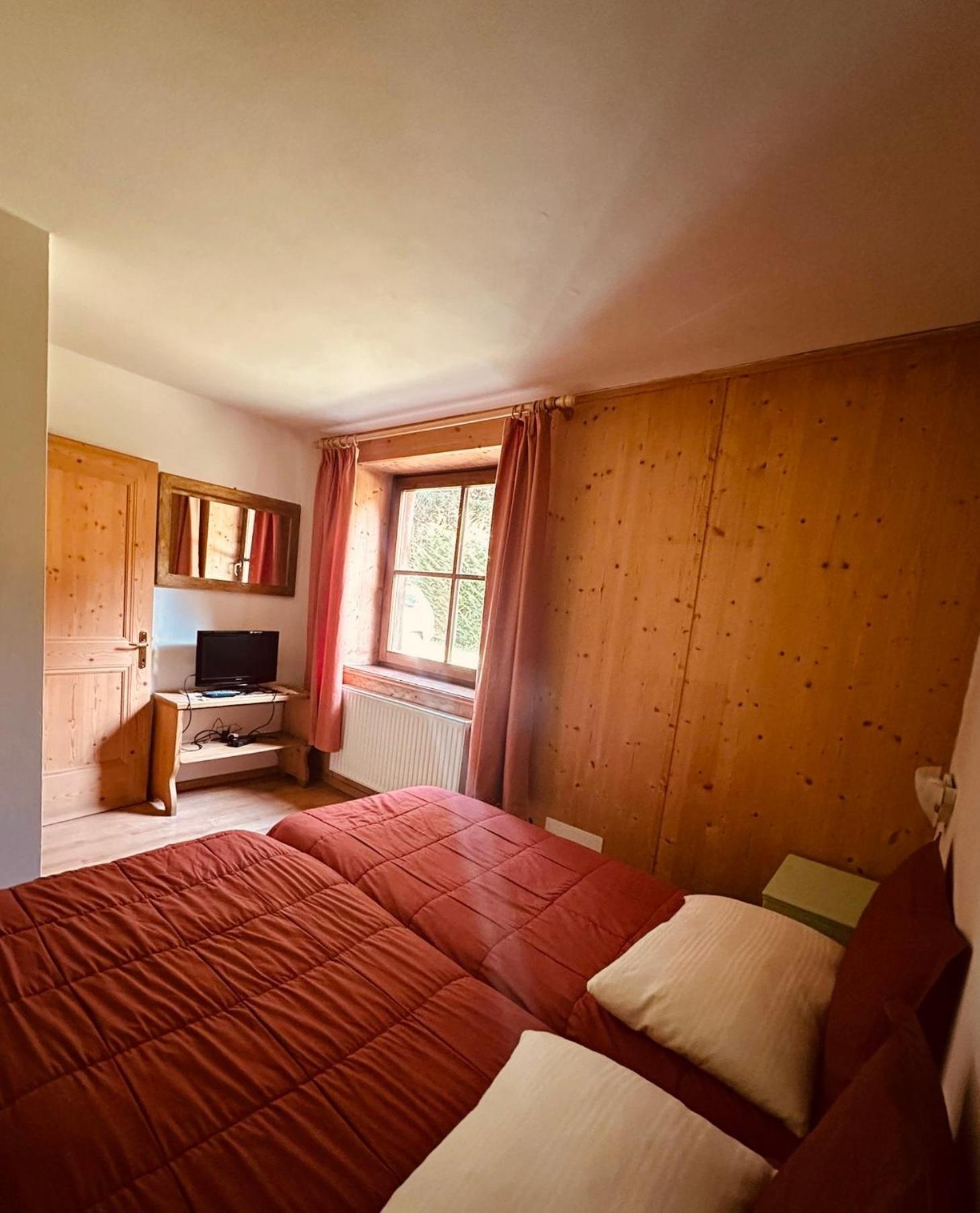Casa Del Cirmolo - Apartments For Rent 카발레즈 외부 사진